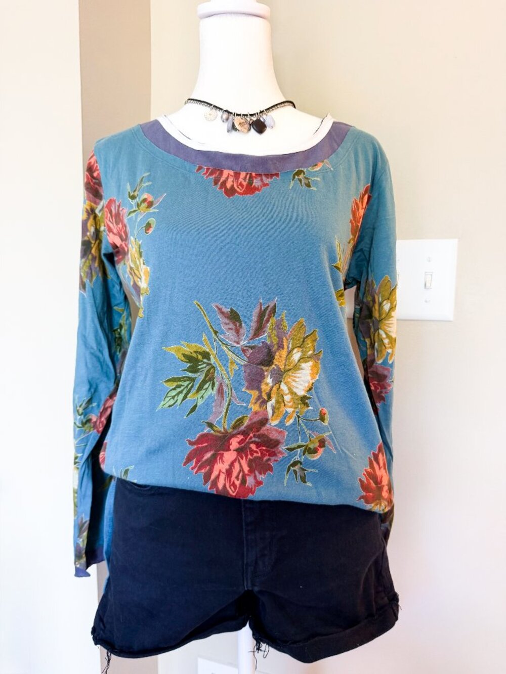 Little Journeys Chicago Womens Top Teal Floral Print - Size Medium